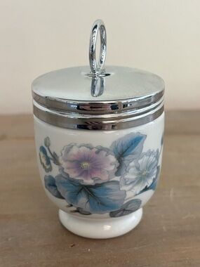 Vintage Royal Worcester Porcelain EGG CODDLER Made in England 2.5 inches tall